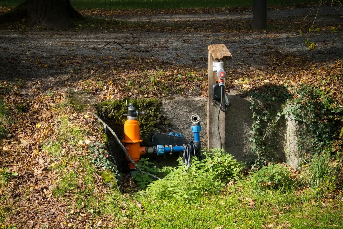 Septic access pit with valves